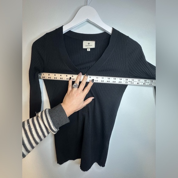 Tuckernuck Handrix Hanley Black Ribbed  Sweater Top Size XS - Picture 12 of 17